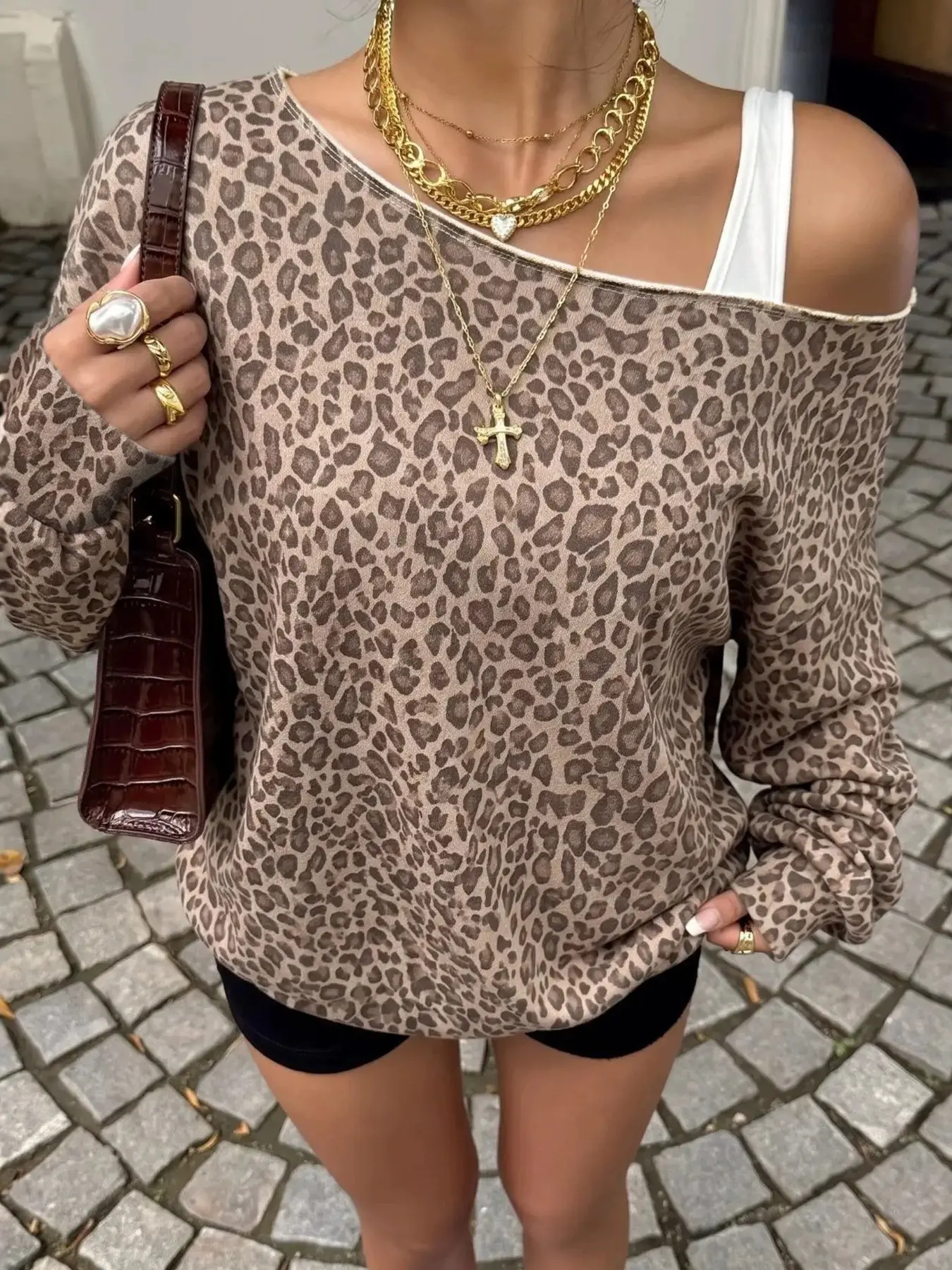 American Style Lazy Shoulder Leopard Print Sweatshirt for Women, Loose Drop Shoulder Long Sleeve Top, Layerable Reversible Design