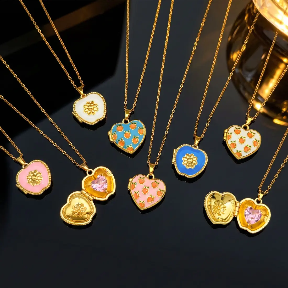 Heart Locket Necklace for Women, Vintage Love Photo Holder Pendant, Retro Openable Picture Keepsake Jewelry, Elegant Statement Accessory for Date Night, Parties, Everyday Wear & Gifting