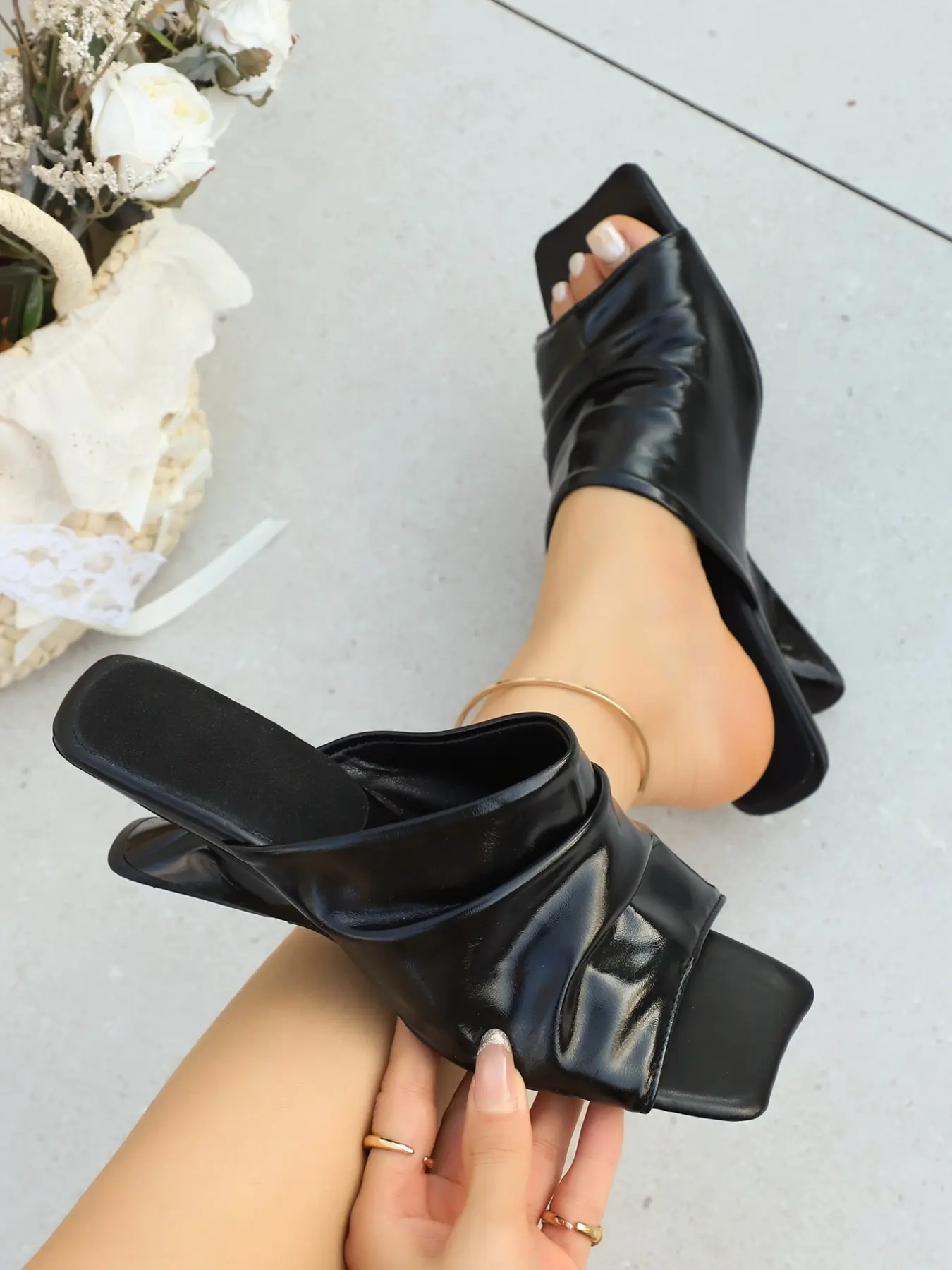 Women's Folded Square Toe Low Heel Sandals, Soft Sole Slip-On Summer Footwear, Comfortable Outdoor Casual Shoes for Women