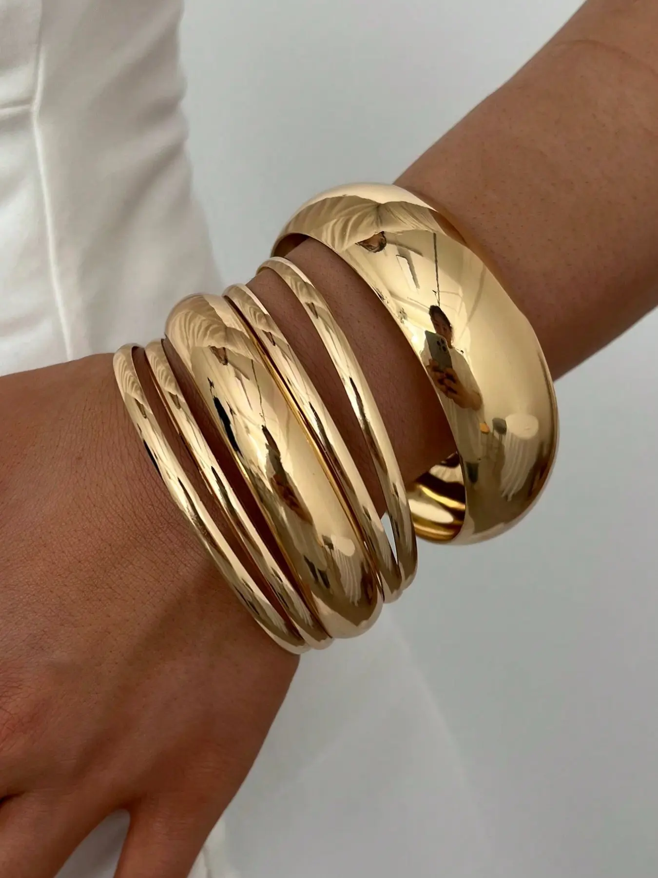 6-Piece Vintage Elegant Wide Band Iron Sheet Minimalist Cuff Stacked Bracelets Bangles Bracelet Set for Women, Perfect for Daily Wear, Parties, Vacations, Gift Idea