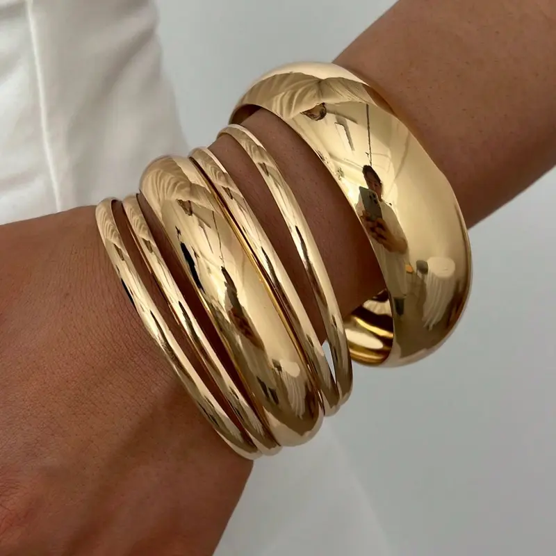 6-Piece Vintage Gold-Tone Polished Iron Bangle Set for Women, Elegant Mixed-Width Stackable Bracelets for Parties, Vacations and Daily Wear, Gift Idea