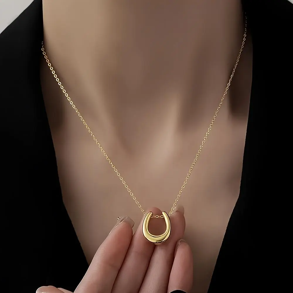 A Stylish and Minimalist 304 Stainless Steel U-shaped Horseshoe Necklace, Perfect for Casual Attire, Suitable for Ladies for Daily Use, Outings, and Parties!
