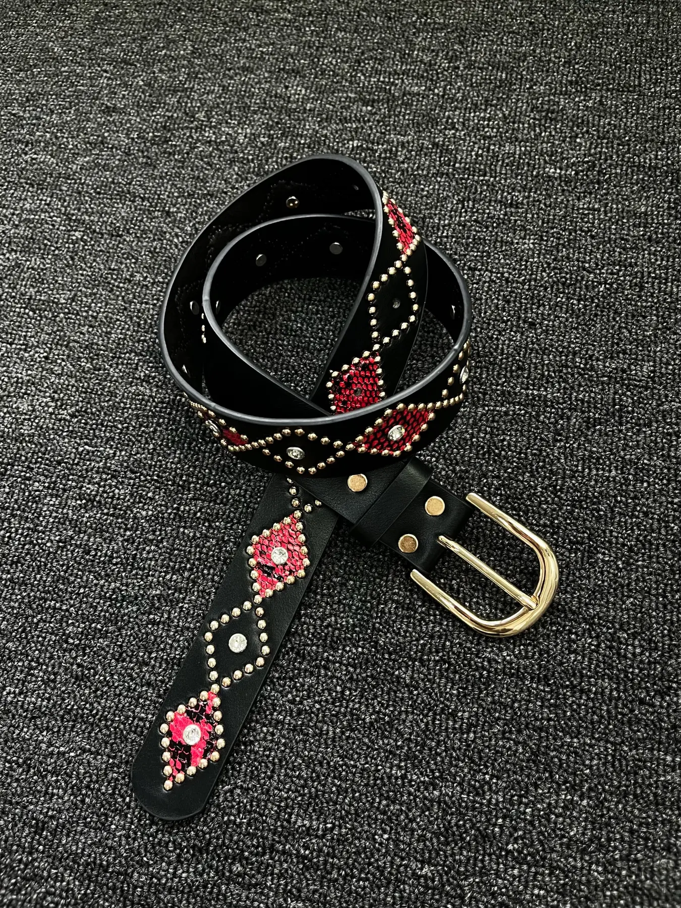 Unisex diamond red snake Y2K style niche design versatile belt Street Style Belt rivet diamond black and red classic belt trend