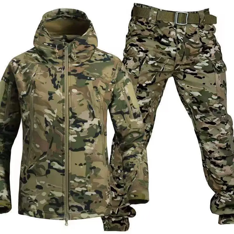 Outdoor sharkskin softshell jacket set, unisex design, camouflage pattern, and fleece-lined outerwear