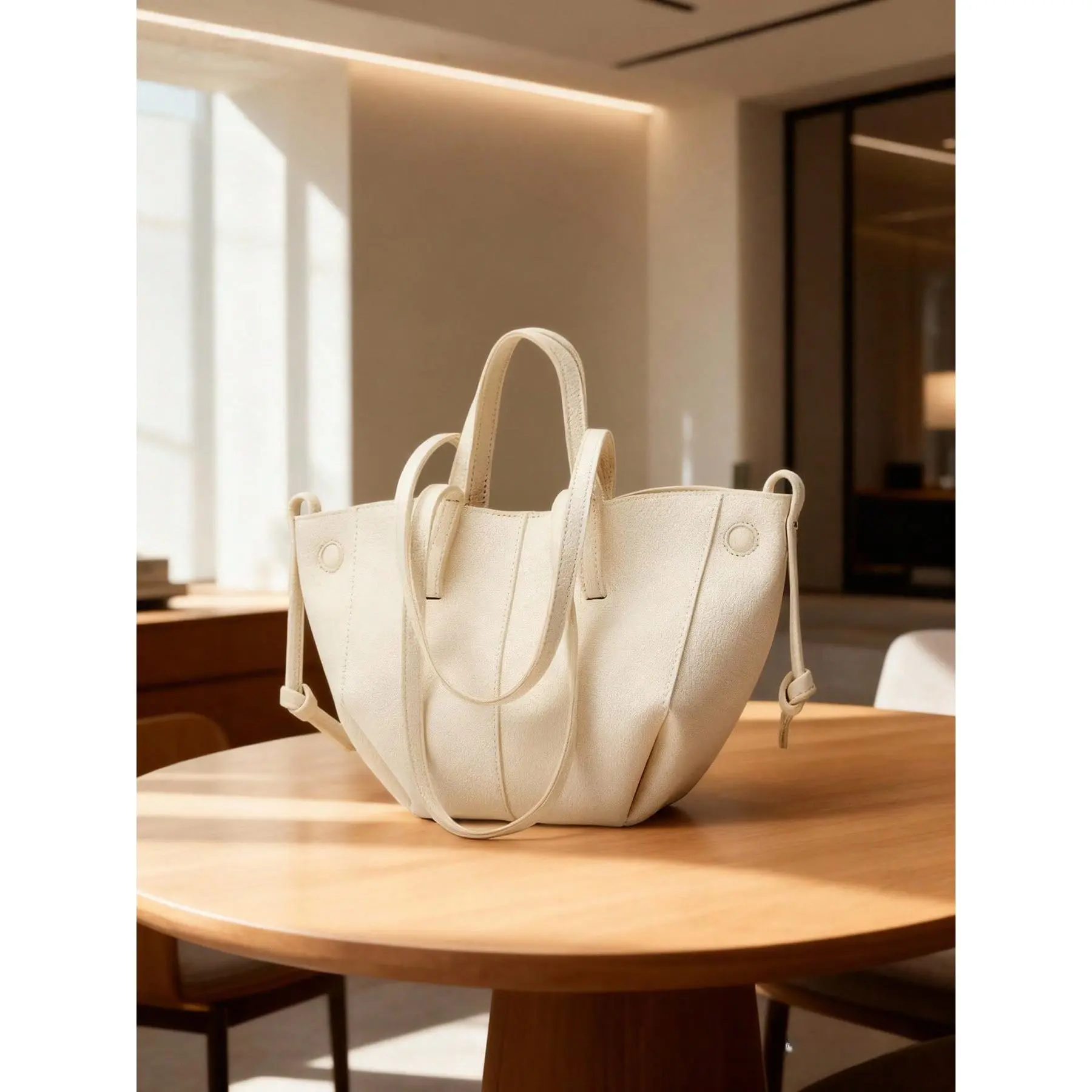 Commuting Temperament Single  Armpit Large Capacity Niche High-End Vegetable Basket Pleated  Tote Bag,   Crossbody Bag, Fashionable Bucket Bag, Large Capacity Daily/Office/Travel Handbag. multifunctional commuter Bat Pattern nylon bum convertible