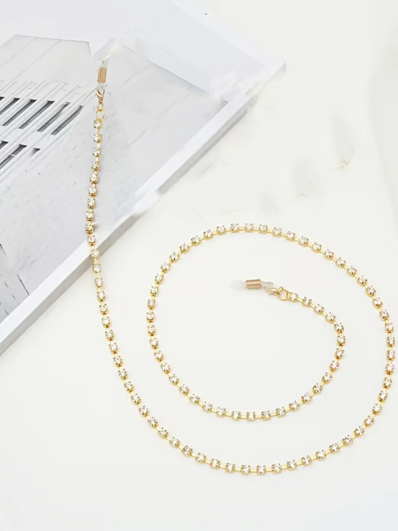 Luxury Rhinestone Eyeglass Chain for Women, Non-Slip Chain, Sparkling Gem Reading Glasses Strap, Fashion Retro Eyewear Accessory