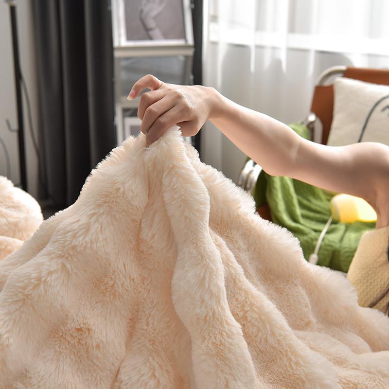 Solid Color Faux Fur Duvet Cover Set, 3 Counts/set Including 1 Duvet Cover & 1/2 Pillowcases without Filler, Room Accessories Soft Comfortable Bedding Set for Bedroom, Fuzzy Duvet Cover