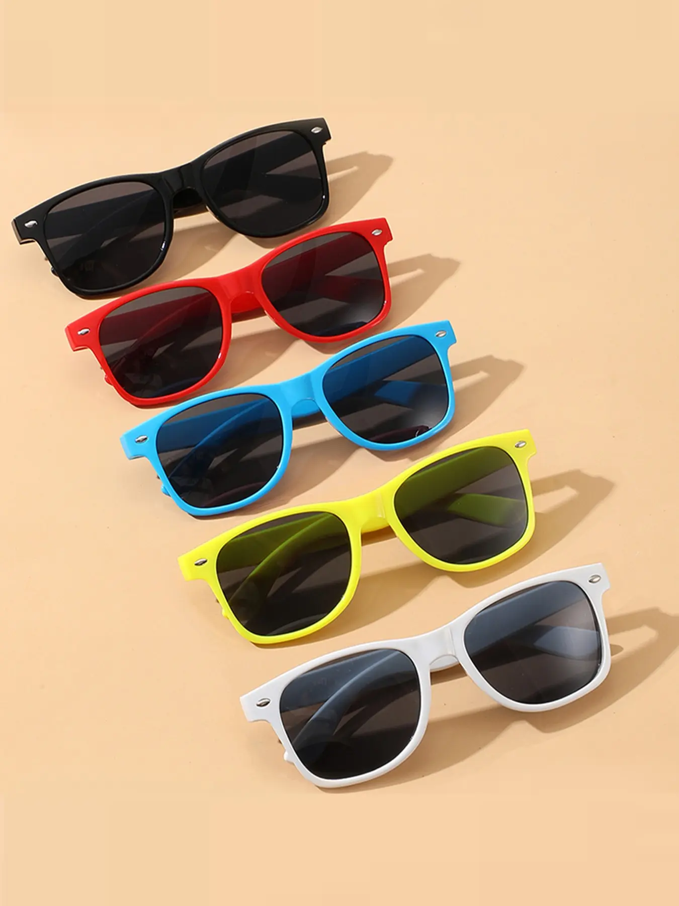 5 Pcs Classic Trendy Square Sunglasses Wholesale Set, Bright Frame Party Gift Pool Beach Unisex Retro Summer Trendy Sunglasses for Adults Kids Square Framed Sunglasses