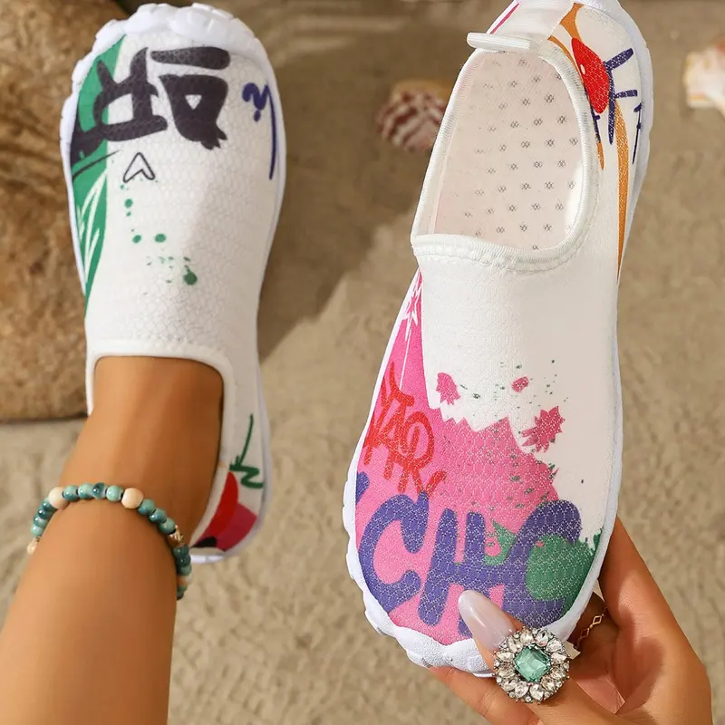 Women's Casual Quick-Dry Water Shoes, Fashion Slip-On Sneakers, Graffiti Letter Design, Lightweight Anti-Slip, Outdoor Beach Shoes, Ideal for Sand, Shallow Water, Urban Exploration, Water Sports Shoes, Water Footwear