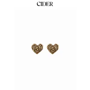 Cider FLORAL HEART SHAPED STUD EARRINGS