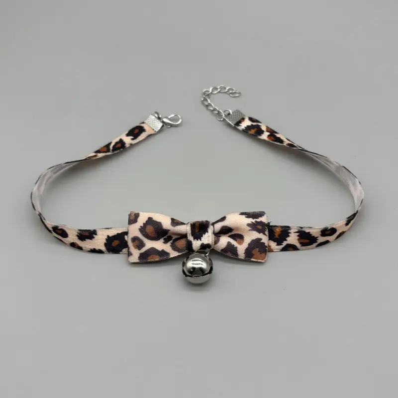 Leopard Print Bow Bell Choker Necklace for Women, Adjustable Velvet Neck Collar with Small Bell Pendant, Cute Maid Style Clavicle Chain