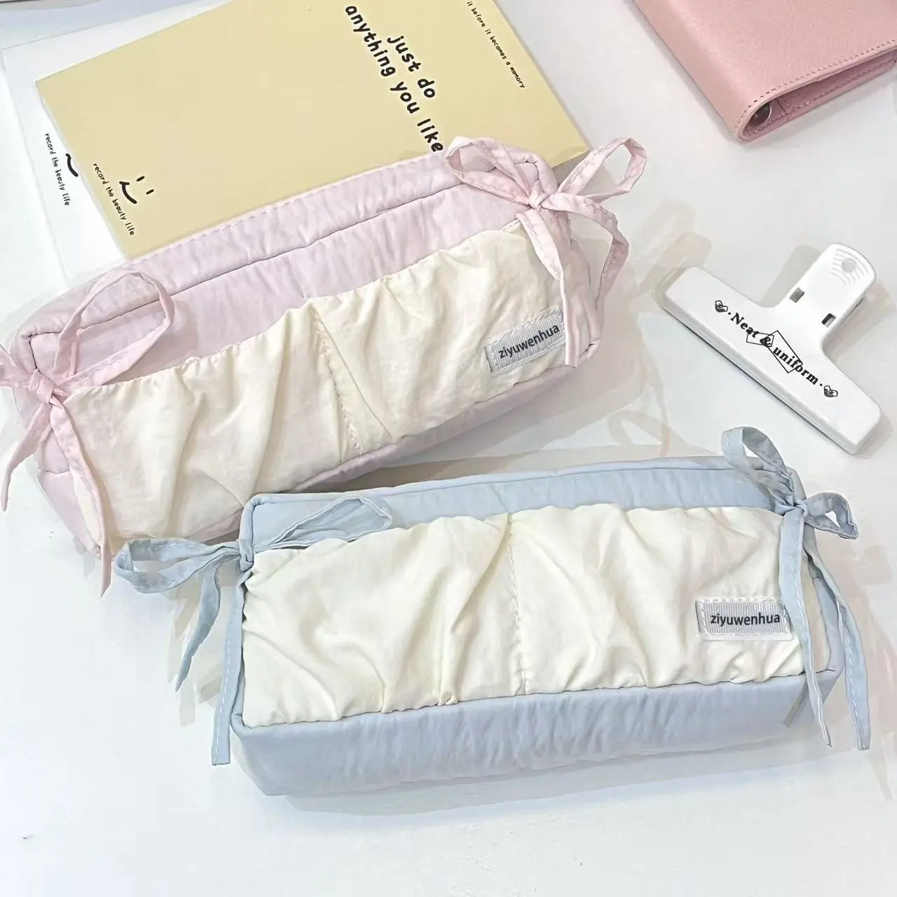 1-Piece Fashion Solid Cloud Toast & Bow Pencil Case - Home Organizer Storage Pouch for School, One-Piece
