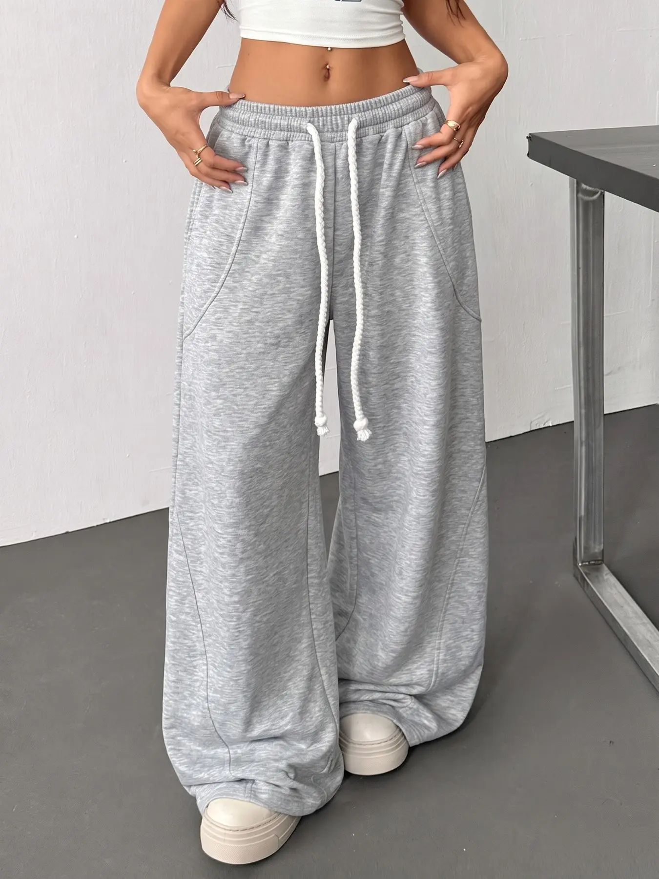 Heather Grey Thick Rope Drawstring Wide Leg Sweatpants, Y2K Grunge Aesthetic Trend Soft Elastic High Waist Baggy Trousers With Side Pockets, Casual Loungewear Bottoms For Young Ladies For Daily OOTD Coffee Run Weekend Hangout Date Night