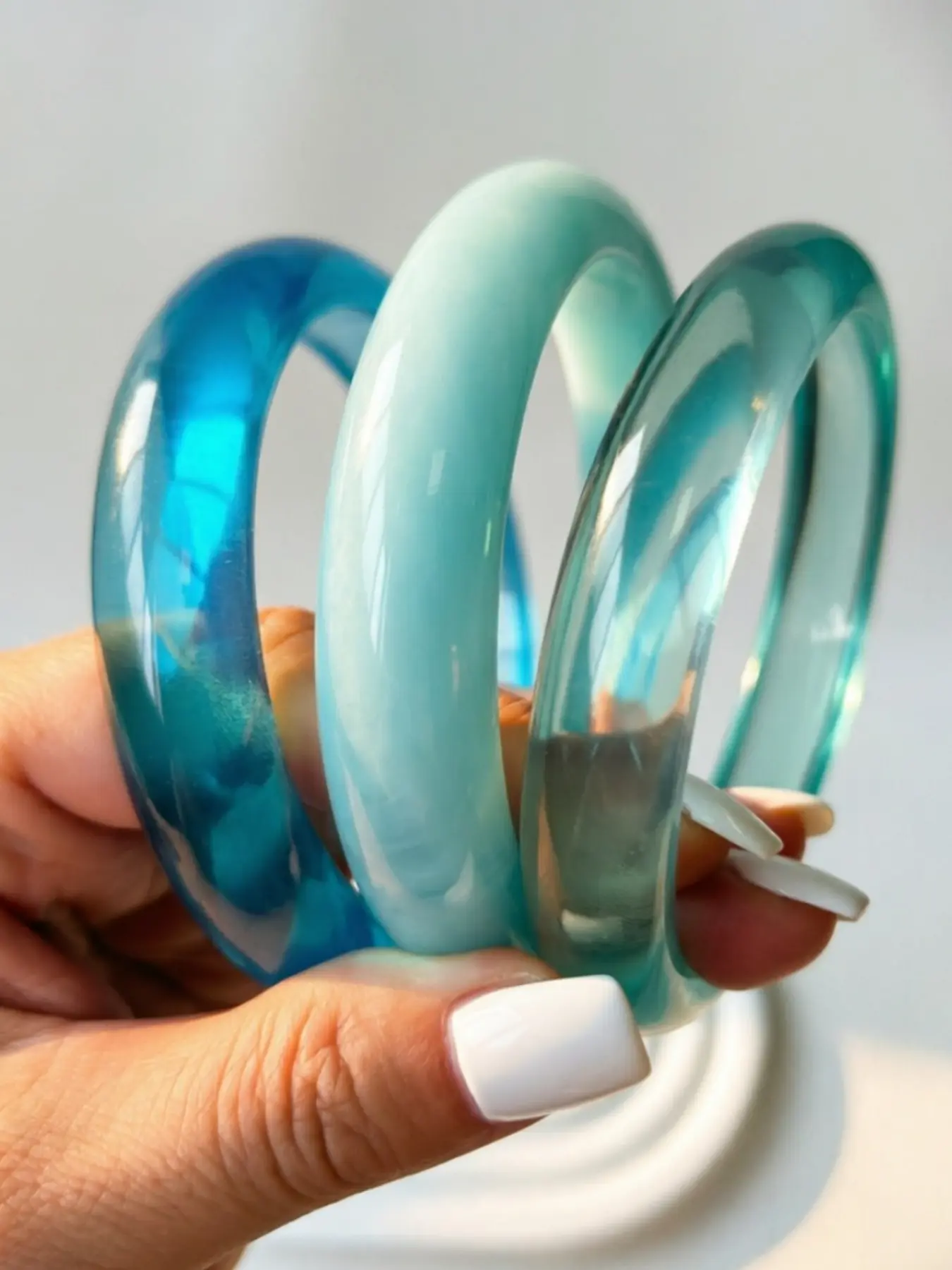 3Pcs Women'S Bangle Featuring Clear Resin And Blue Circles,Perfect For Casual Daily Wear Or As A Small Gift For Friends.