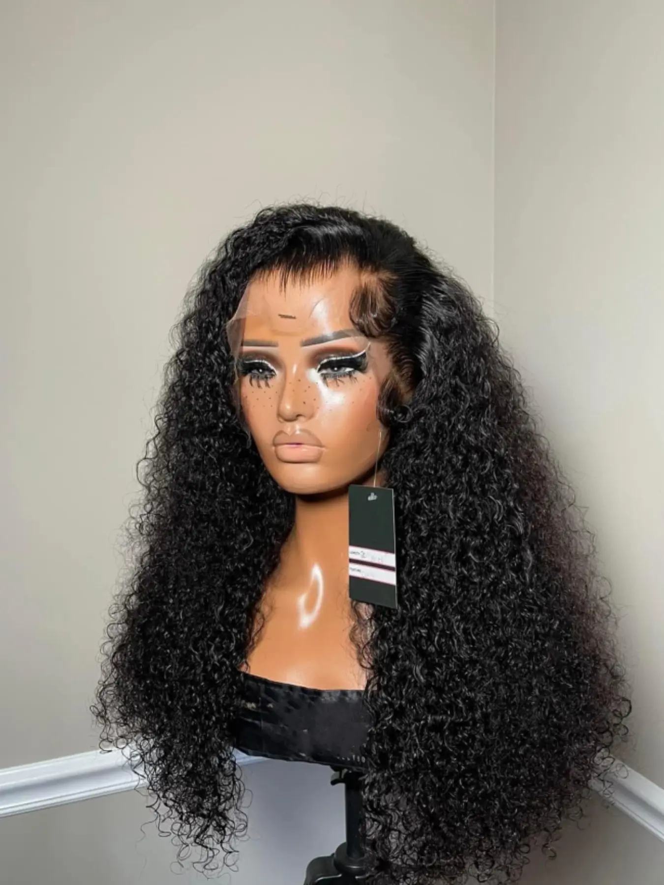 180 Density 26 Inch Curly Wig, Heat Resistant, Pre-Styled Baby Hair, Soft and Comfortable, Natural Look, All Seasons, Synthetic Curly Wigs