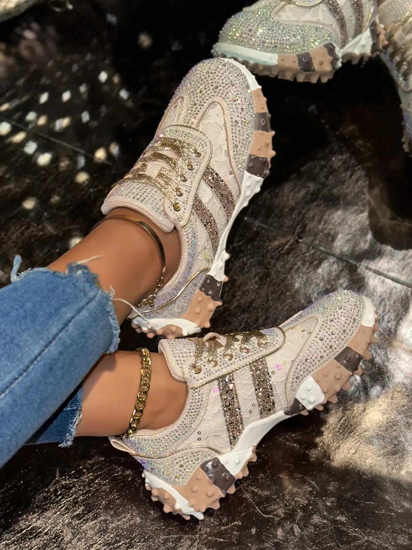 Women's Classic Outdoor Walking Sneakers, Fashion Thick Sole, Casual Lace-Up, Retro Style, Pop Art Print, PU Upper, Rubber Sole, Medium Width