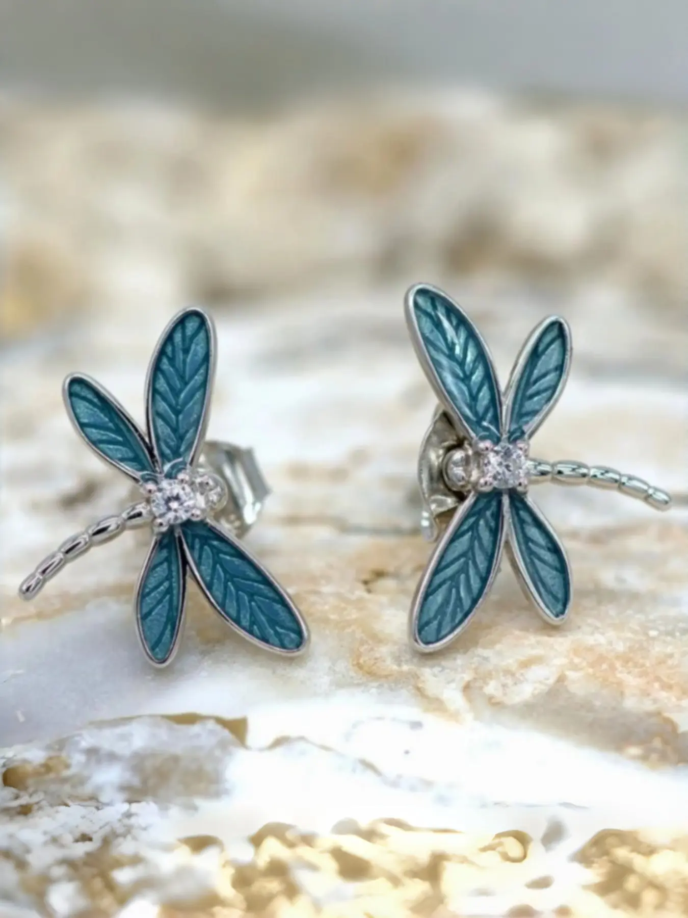 Fresh Blues Enamel Dragonfly Earstuds for Women's Daily Commuting, Dating, Niche Atmosphere, Literary Style, Compact Earrings