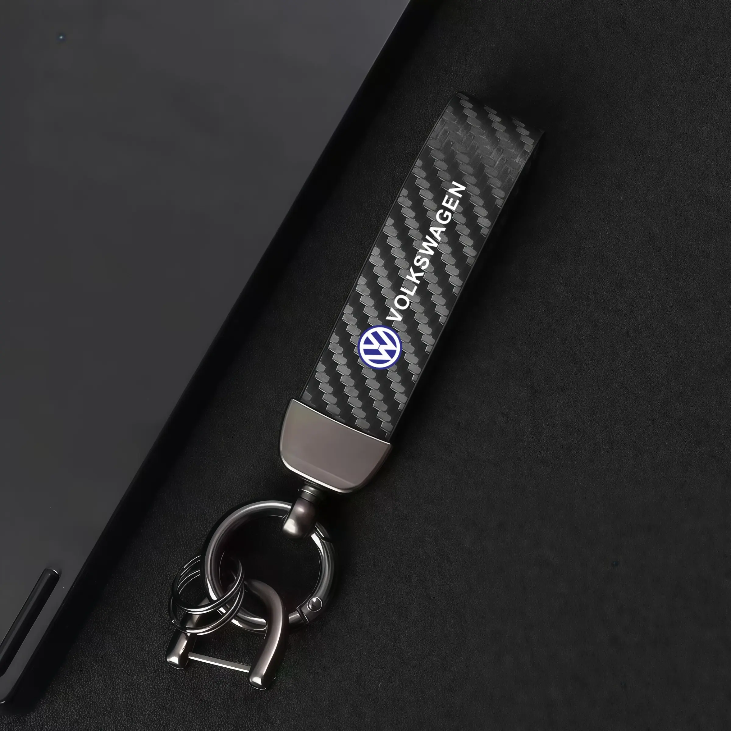 1pc Car Keychain 360 Degree Rotating Horseshoe Buckle, Lightweight Keychain for Volkswagen Models, Cool Key Rings for Car Keys, Car Key Chains