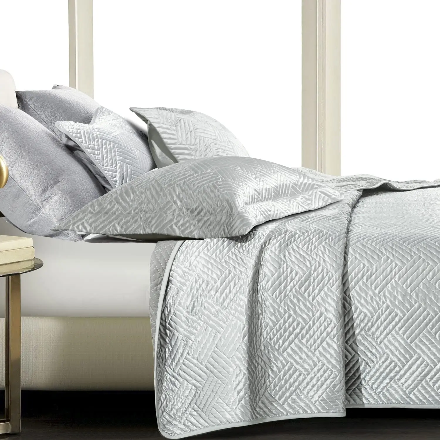Silk Satin Quilt Set, Geometric  Bedspread Luxury Quilted Coverlet Set for  Seasons(1 Quilt, 2 Pillow Shams),
