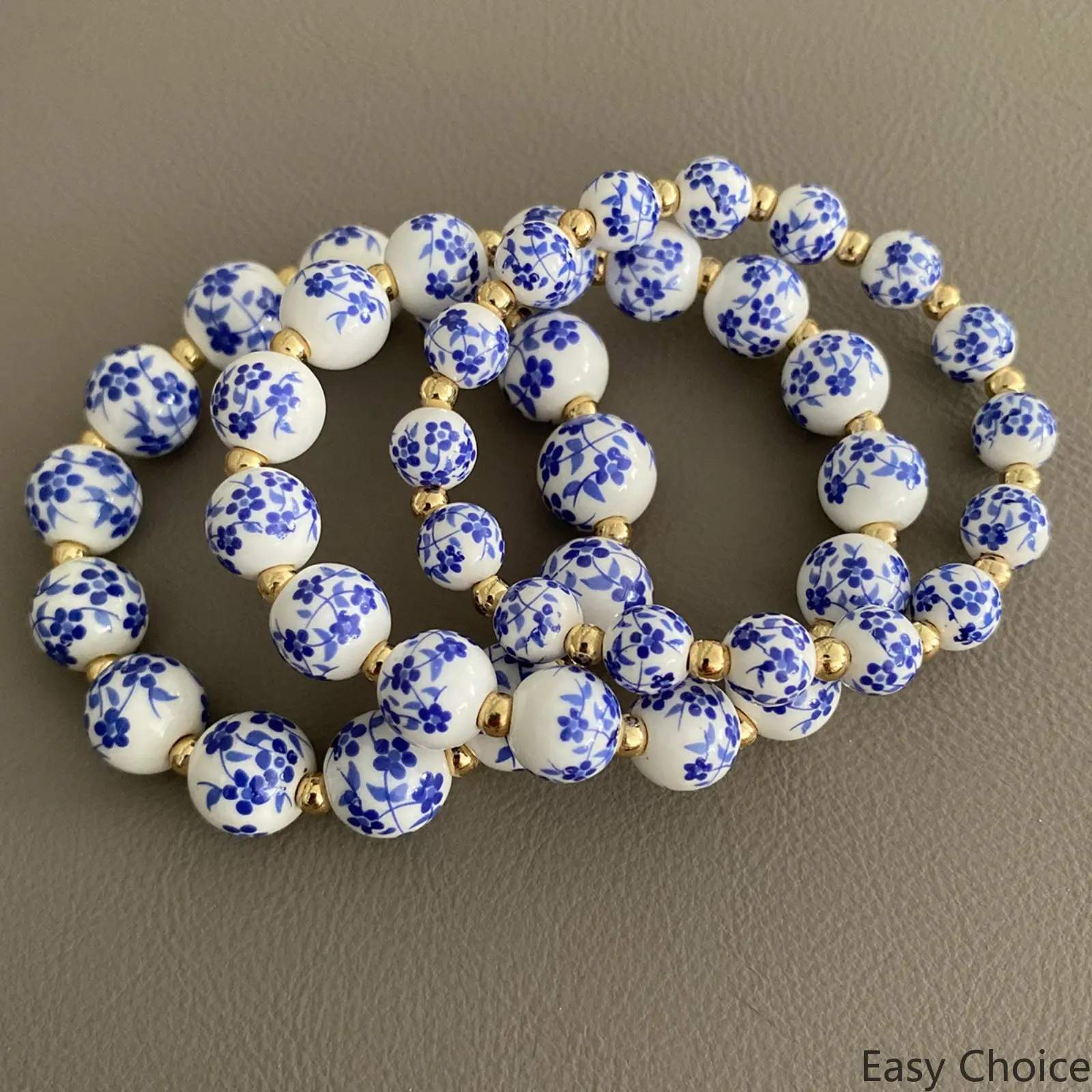 Vintage Ceramic Beaded Bracelet for Women, Blue‑and‑White Porcelain Style Bracelet with Tiny Gold Accent Beads, Elegant Retro Oriental Wrist Ornament, Fashion Hand Jewelry for Daily‑Wear Outfit Styling and Delicate Gifting