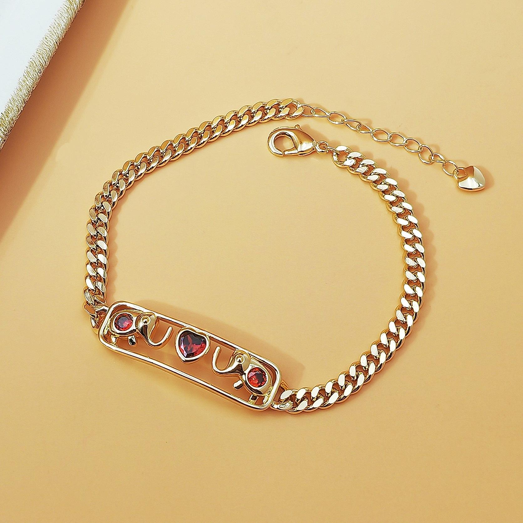 Hollow Heart Cuban Link Chain Bracelet for Women Minimalist Trendy Jewelry Dainty High-End Stackable Accessory Elegant Versatile for Daily Outfits Streetwear Party & Gifts