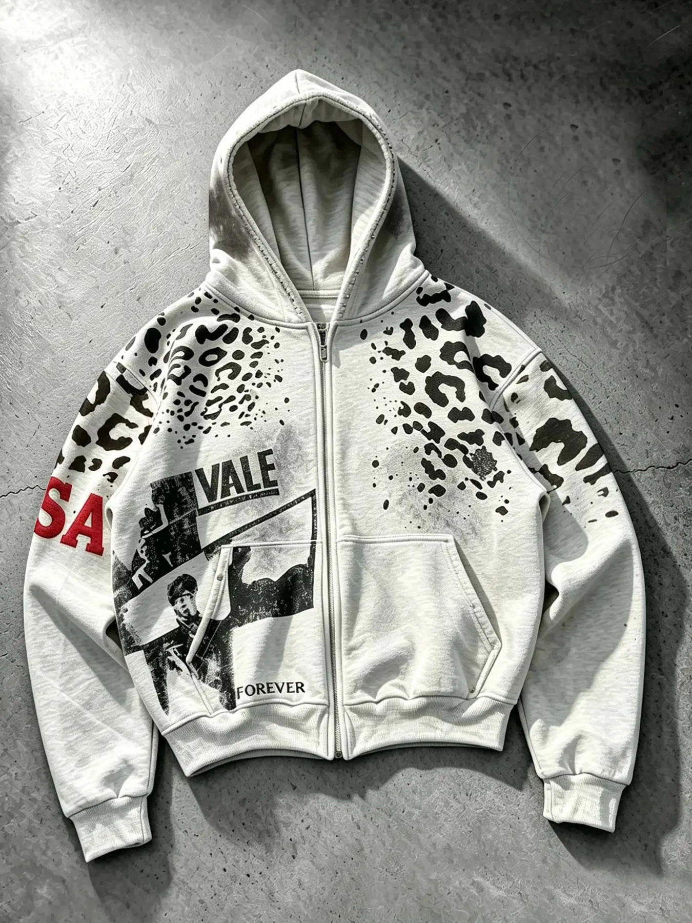 Unisex High-Street Style Zip-Up Hoodie, Sweatshirts: Vintage-Wash Distressed Look, Leopard Print Paneling, Black & White Paint-Splatter Portrait Graphic, "VALE & USA" Lettering Print; Versatile Streetwear/Hip-Hop Style Jacket Suitable for Couples.