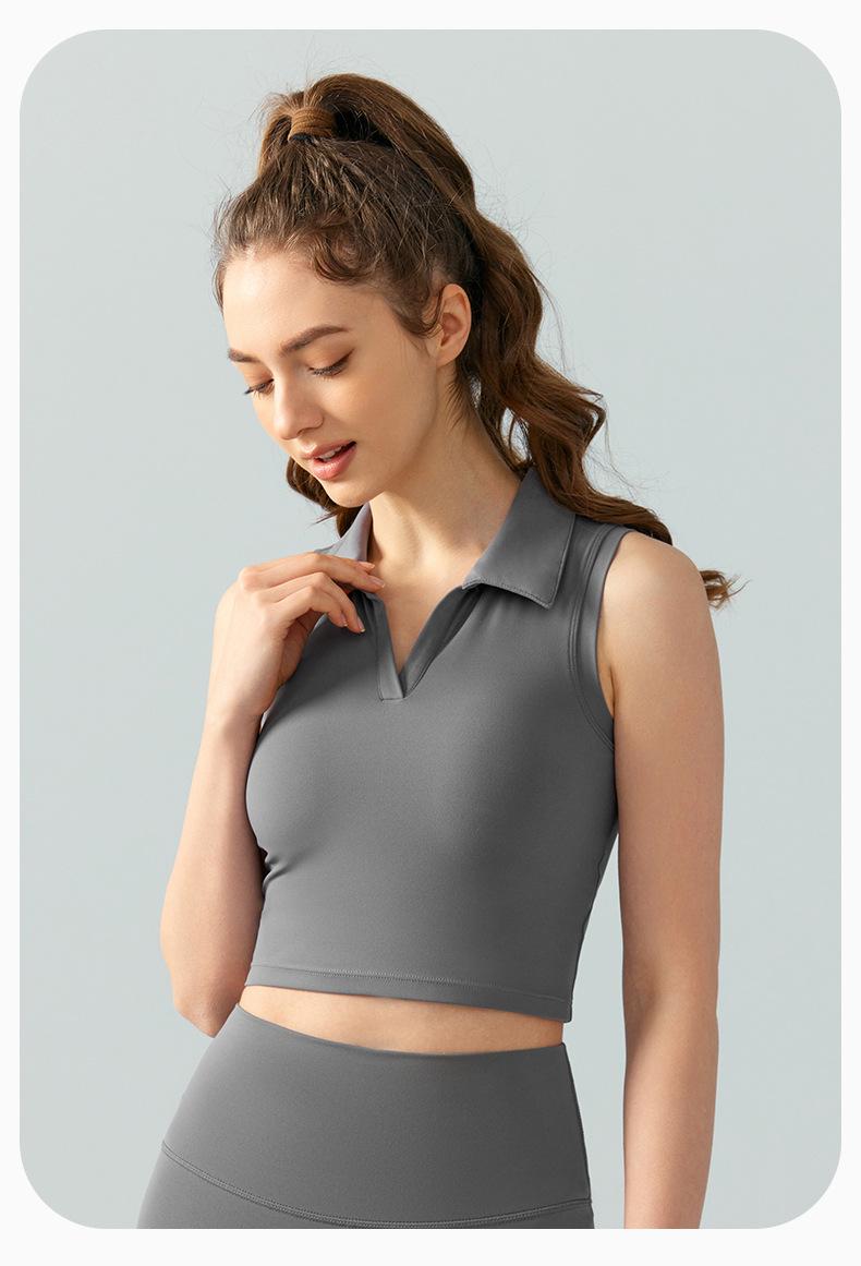 High-neck yoga top for women, sleeveless, slim-fit, breathable, suitable for outdoor running and fitness, sports vest with chest pads