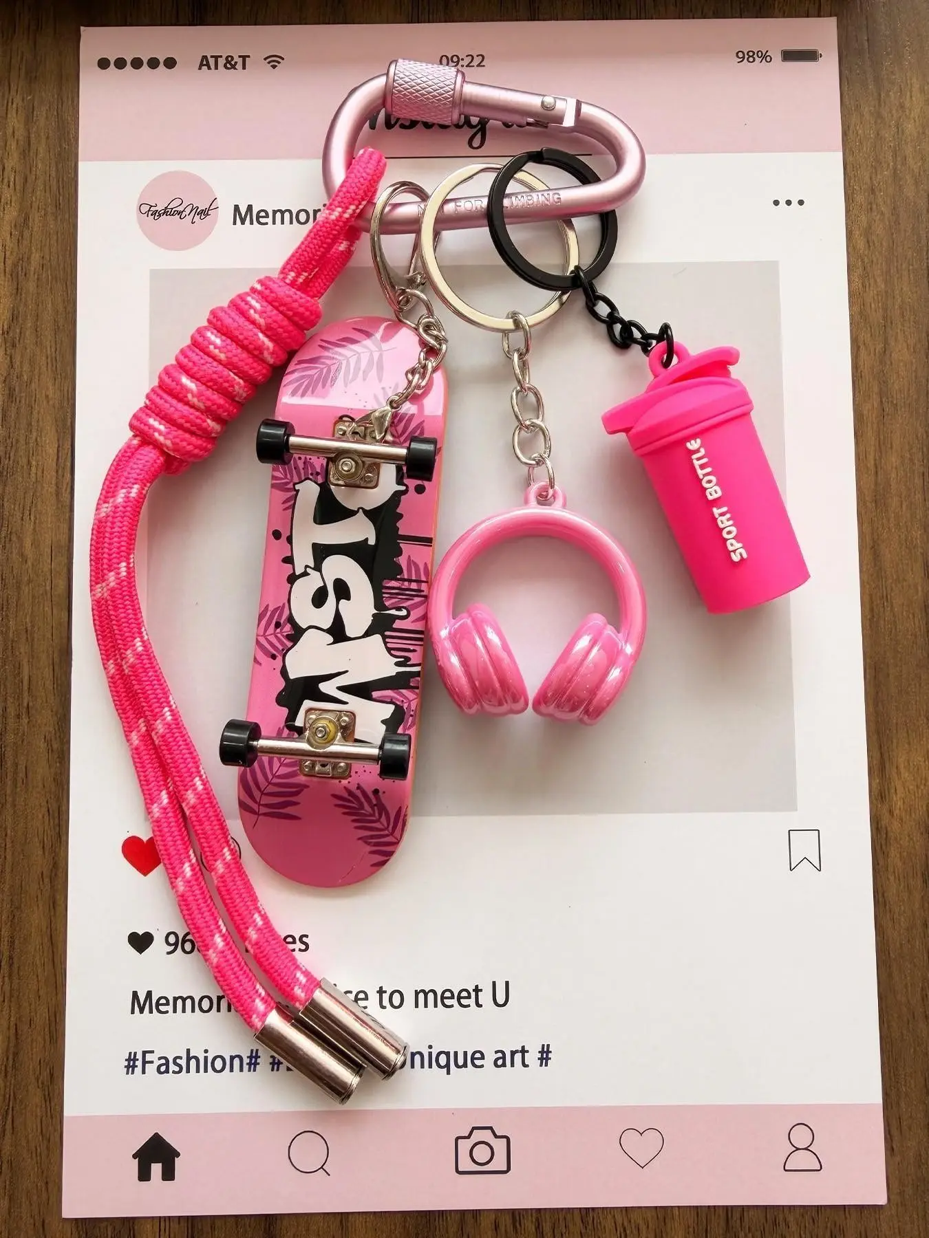Finger Skateboard Bag Charm Keychain, Braided Rope Carabiner, Mini Sport Bottle Headphone Pendant, Streetwear Backpack Handbag Decor, Cool Skater Novelty Gift for Teens & Young Adults