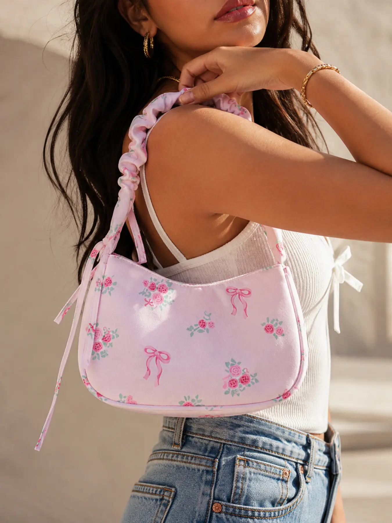 Coquette Floral Shoulder Bag for Teen Girls Women, Fashionable Patterned Bag, Rose Printed Fashion Crossbody Handbag with Ruched Handle Design, Stylish Casual Underarm Purse for Shopping Travel Dating, Holiday Gift for Mom Wife Girlfriend Daughter