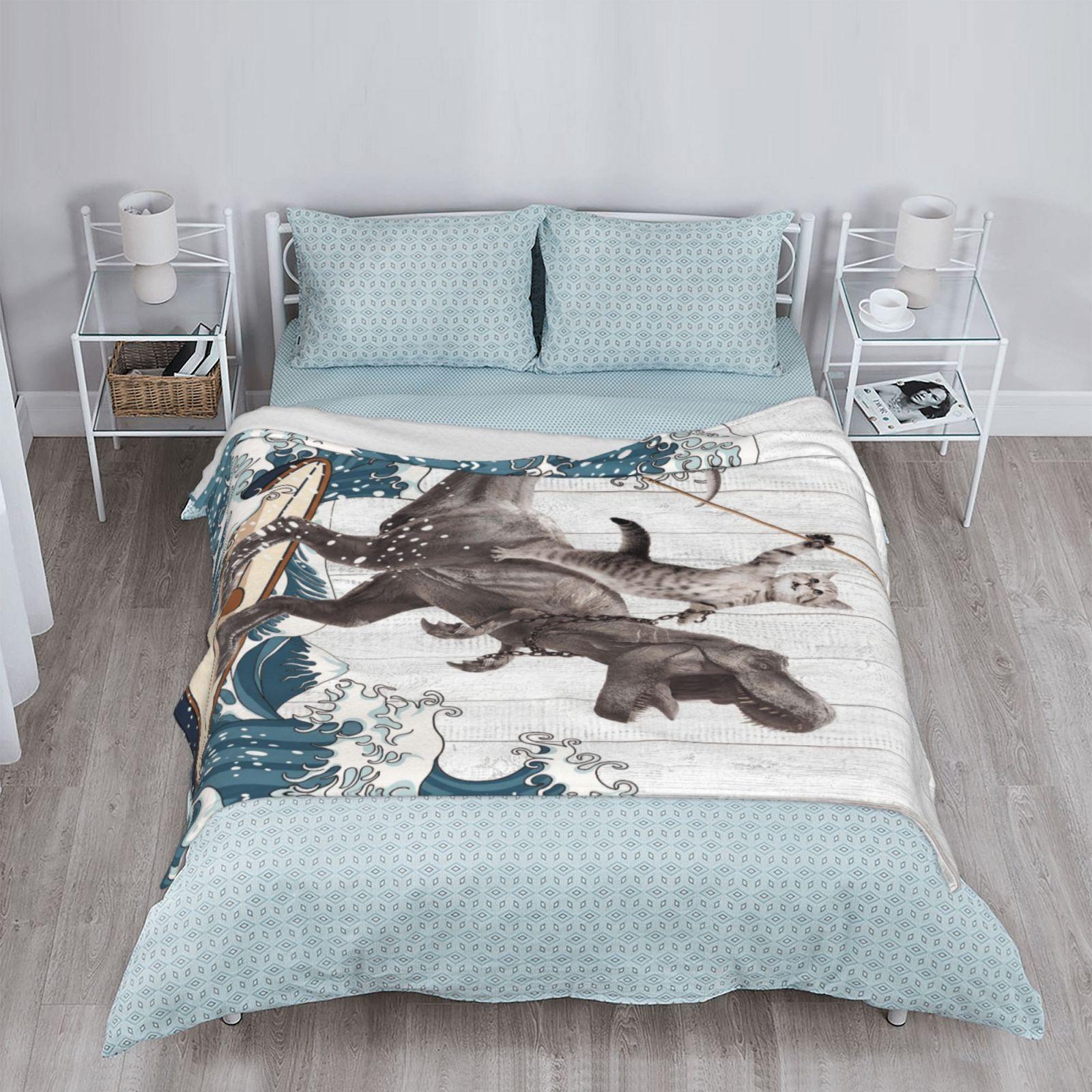This fun cat riding a dinosaur blanket is soft and comfortable, making it the perfect gift for anime lovers. Suitable for sofa beds, offices, and outdoor use.