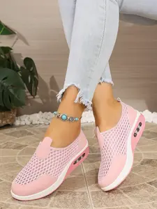 Summer comfortable and breathable mesh casual women's shoes, ultra light thick soled air cushioned sandals for outdoor comfortable wearing, wide toe shoes for mothers