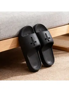 1 pair of Faith Cross sandals |   Durable, large size, loose fit, couple's style, easy to clean, unisex, simple design, suitable as slippers and beach shoes, comfortable for indoor and outdoor leisure at home and in the bathroom