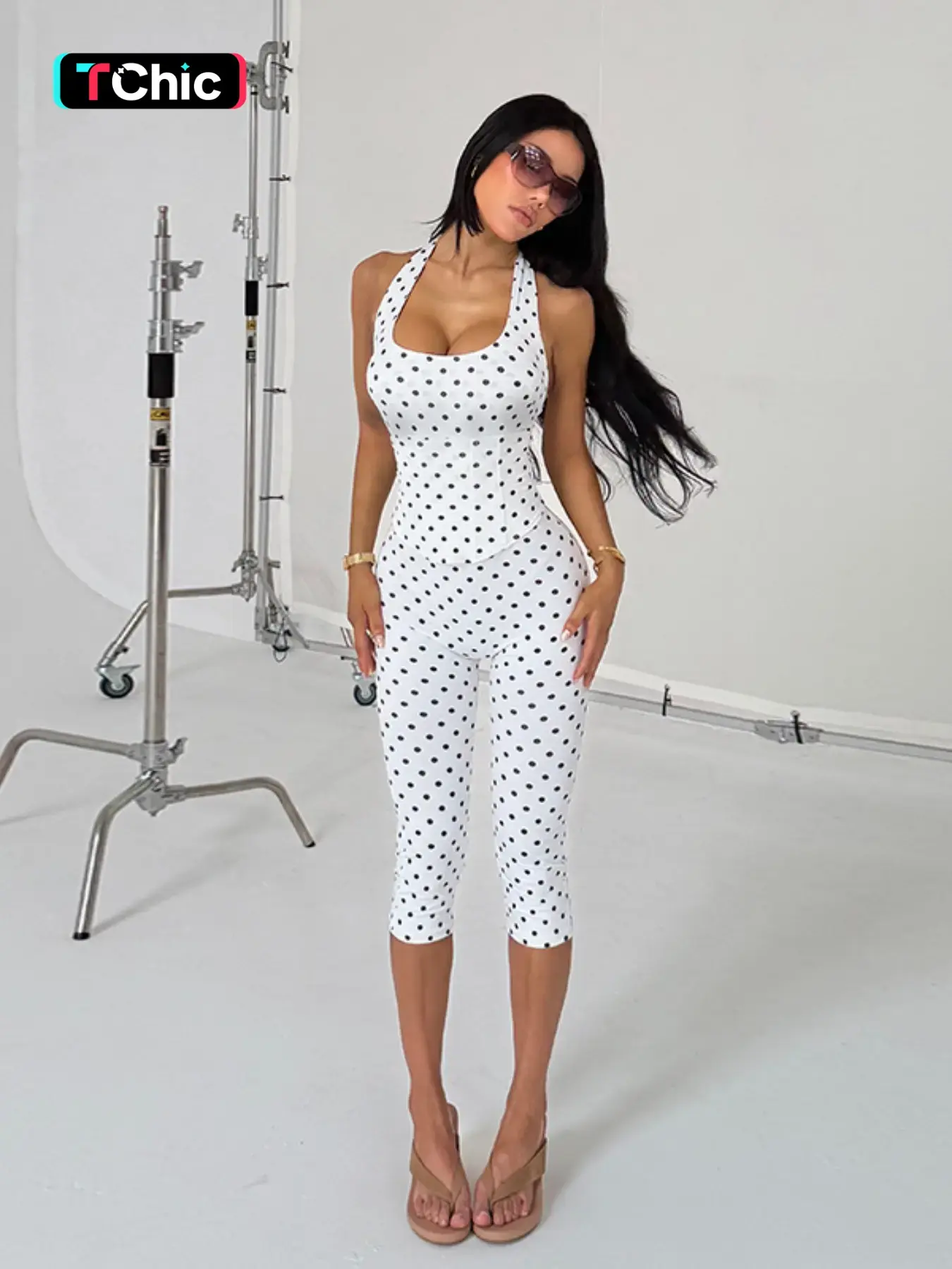 Women's Fashion Polka Dot Fitted Backless Halter Neckline Jumpsuit, Casual Sleeveless Medium-Length Jumpsuit, Comfortable Seven-Quarter Jumpsuit, Everyday