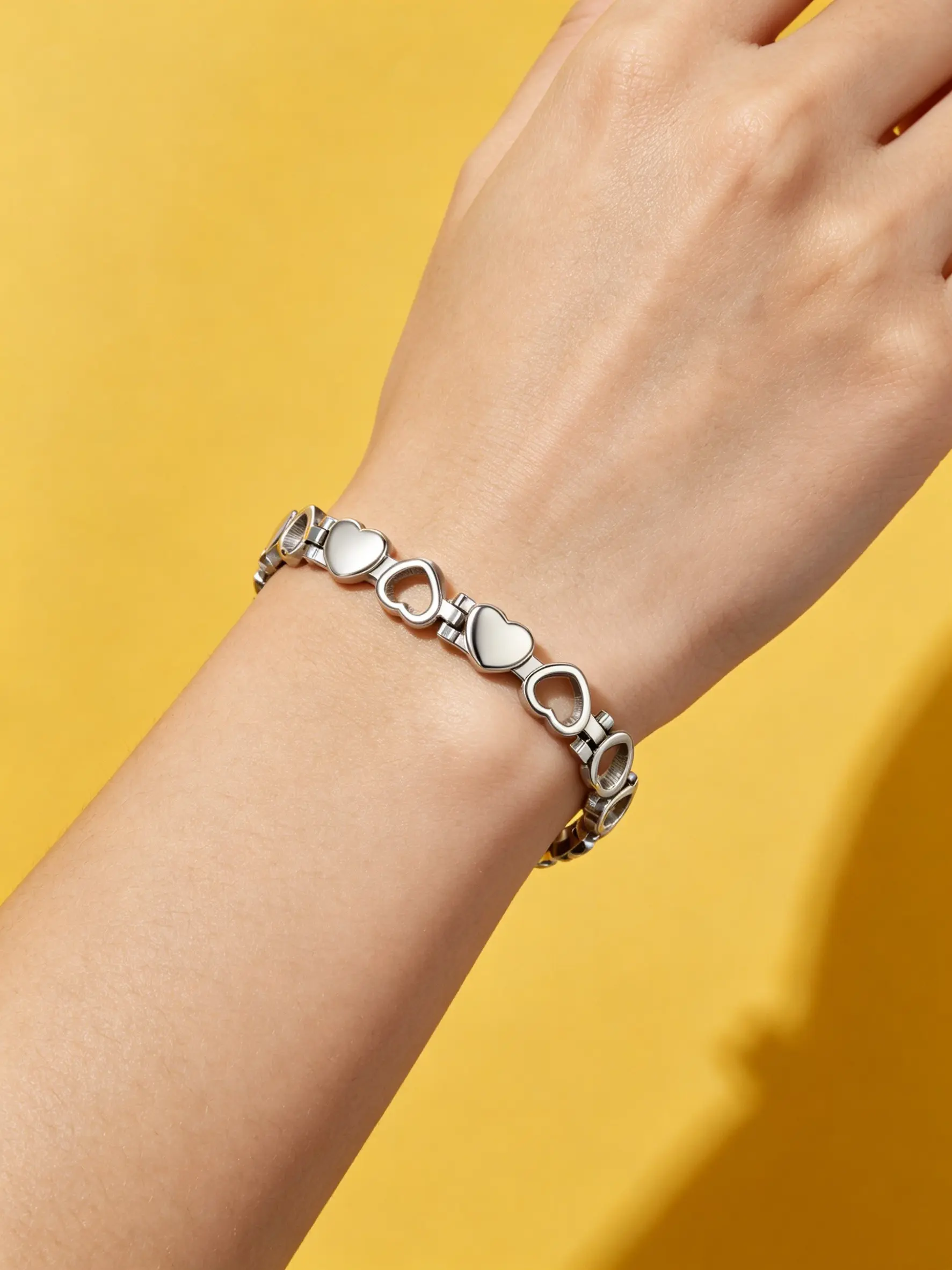 💖Stainless Steel Heart Magnetic Bracelet for Women, Adjustable Link Therapy Bracelet for Arthritis & Joint Pain Relief, Stylish Daily Wear Jewelry