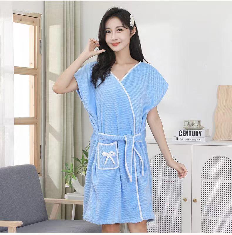 A Super Absorbent, Quick-drying, Wearable Bath Towel. This Adorable and Soft-style Home Bathrobe Is Skin-friendly and Breathable. It Can Be Worn Instantly After Showering Without Sticking to the Body, and It Doesn't Shed Lint. Comfortable and Warm