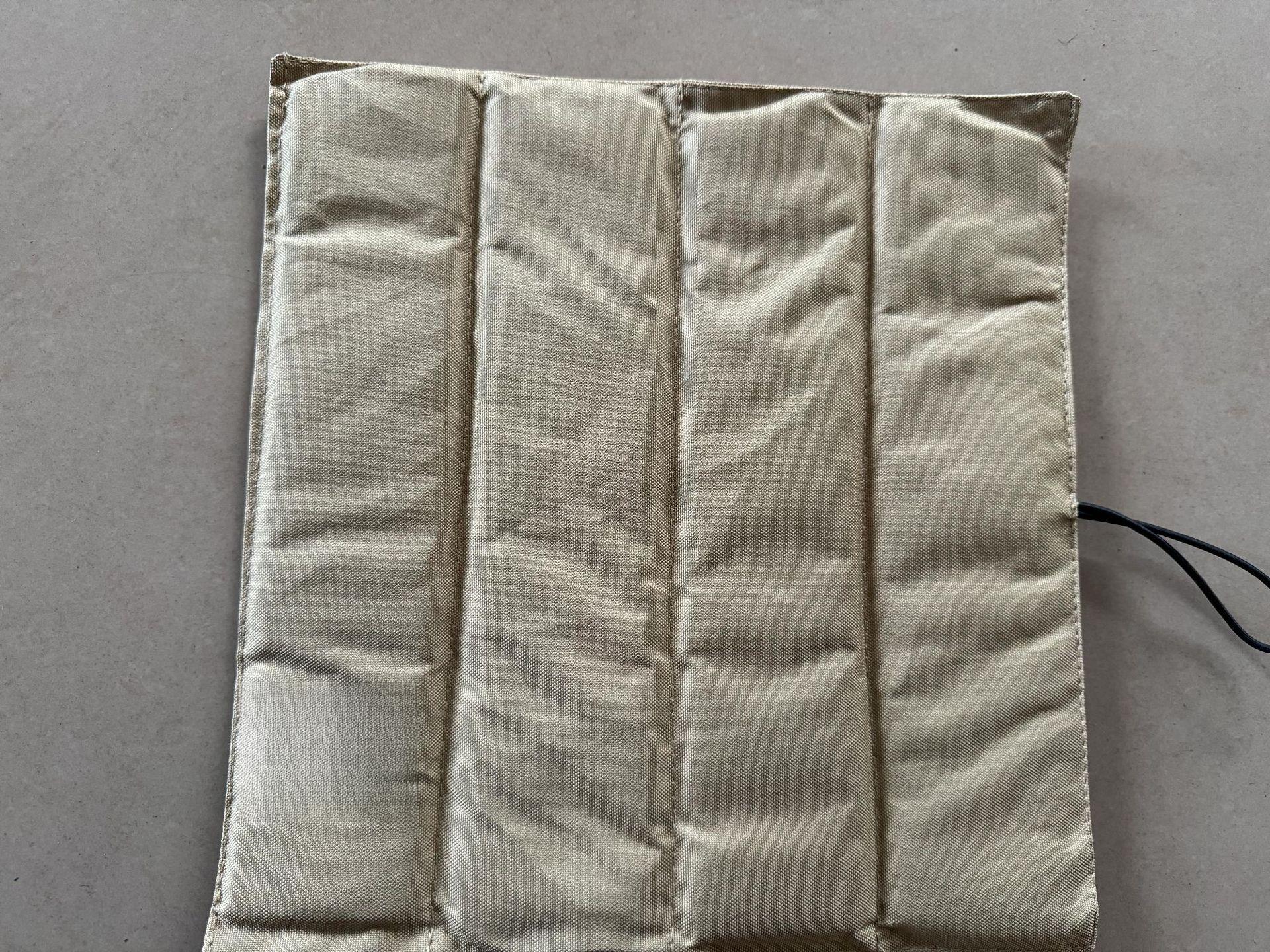 Portable Waterproof Picnic Mat Moisture-proof Mat Camping Ground Mat Thickened Outdoor Beach Travel Foldable Small Seat Cushion