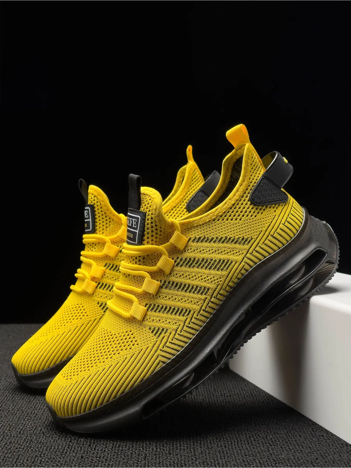 Men's Summer Outdoor Ultra-Light Flyknit Air Cushion Running Shoes, Breathable Running Sneakers, Soft, Anti-Slip, Durable for Running/Outdoor Scenarios