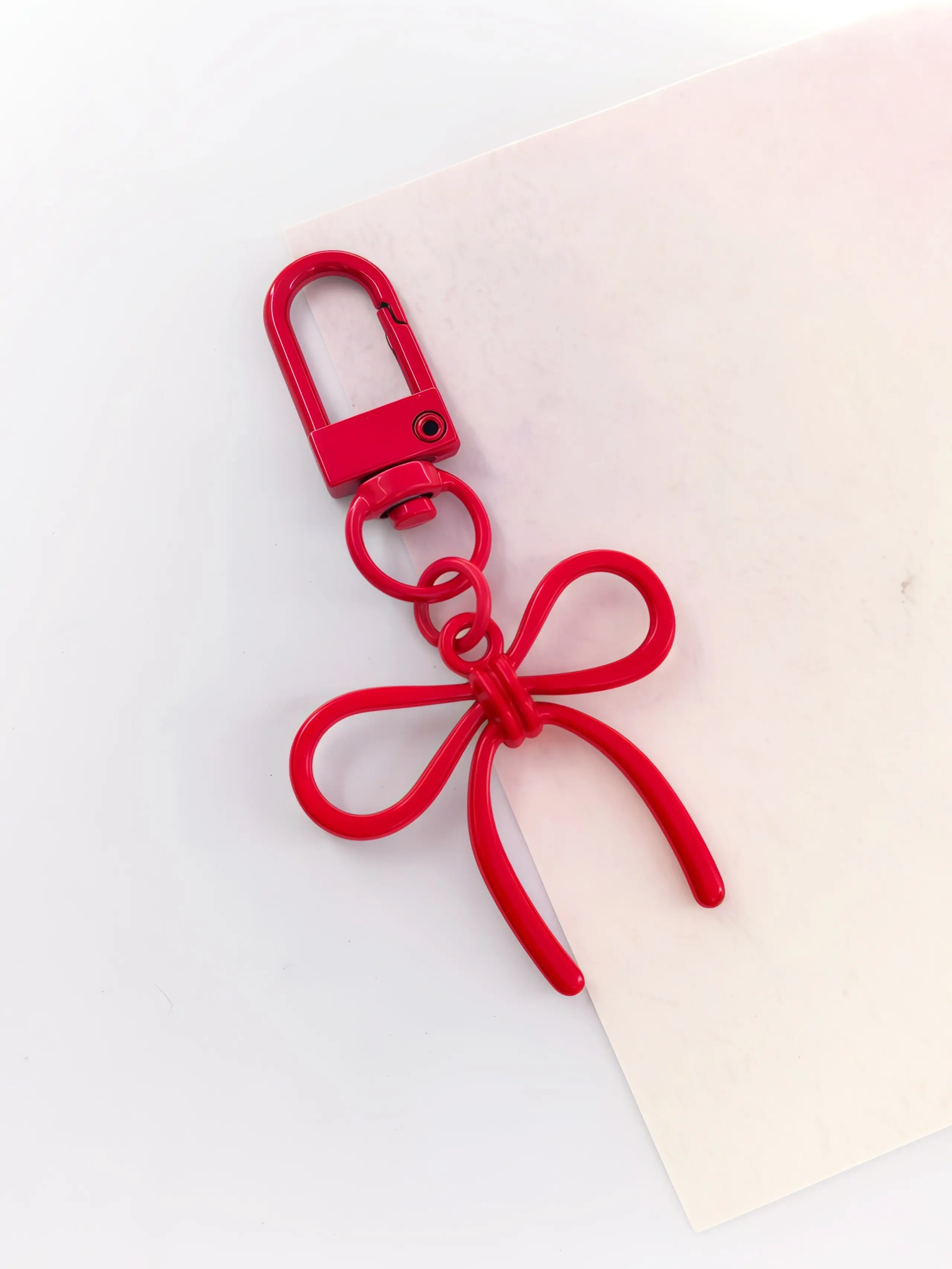 Hollow Out Bow Keychain, One-Piece Rotating Lobster Clasp, Minimalist Large Bow, Girl's Backpack Commuter Accessory, Stylish Hanging Ornament