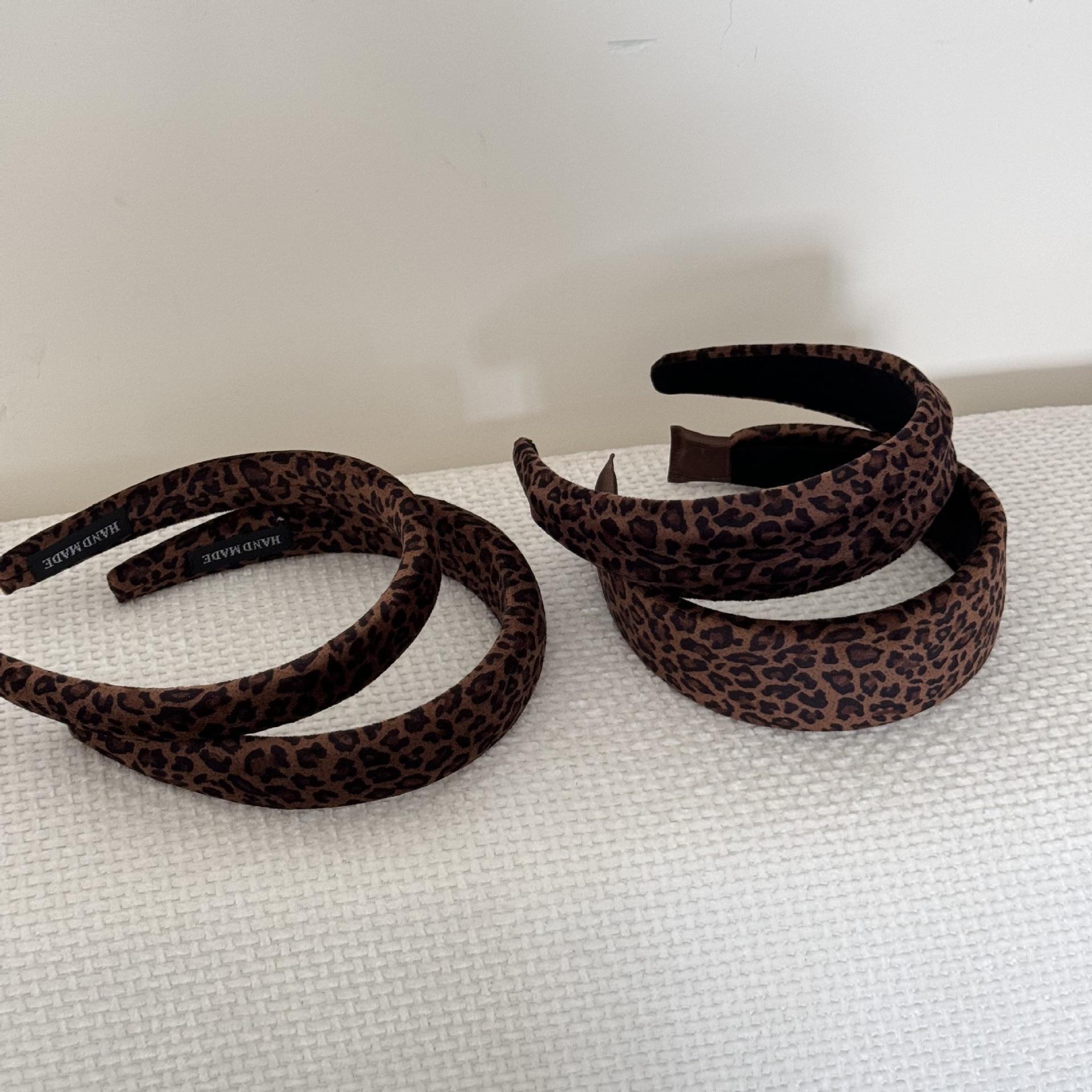 Women Vintage Leopard Print Velvet Sponge Headband Hong Kong Style Elegant Versatile Hair Accessory For Daily Wear
