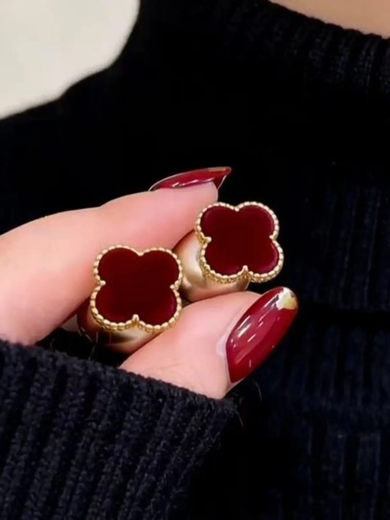 「Fashion Plush Clover Pearl Earrings, Two-In-One Luxury Ear Cuffs, Silver Color Pin, Unique Design, Perfect for Any Occasion, Gift Idea🎁」