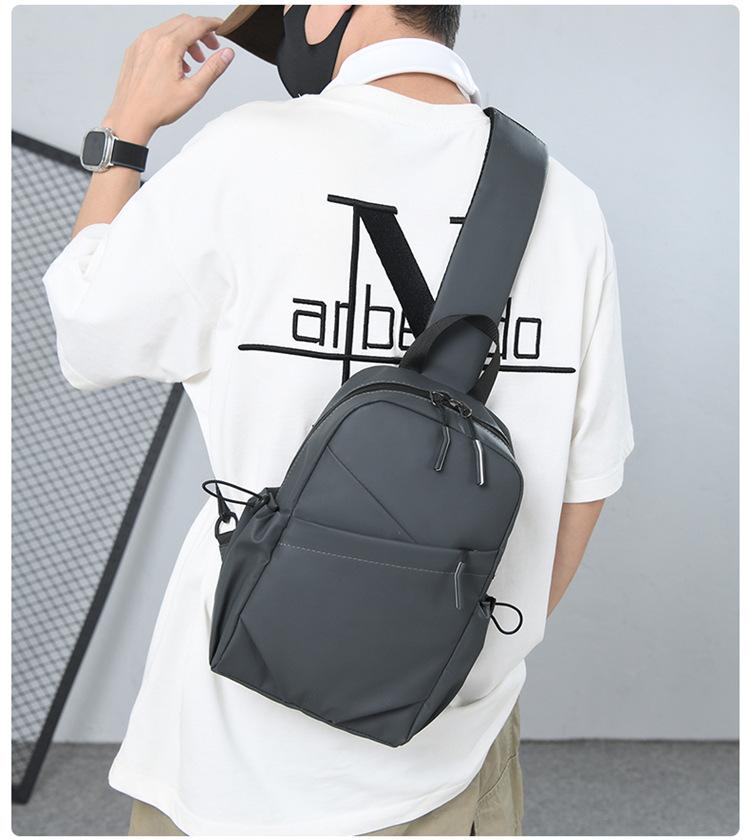 2026 trendy black leather shoulder bag, urban men's bag, suitable for short trips