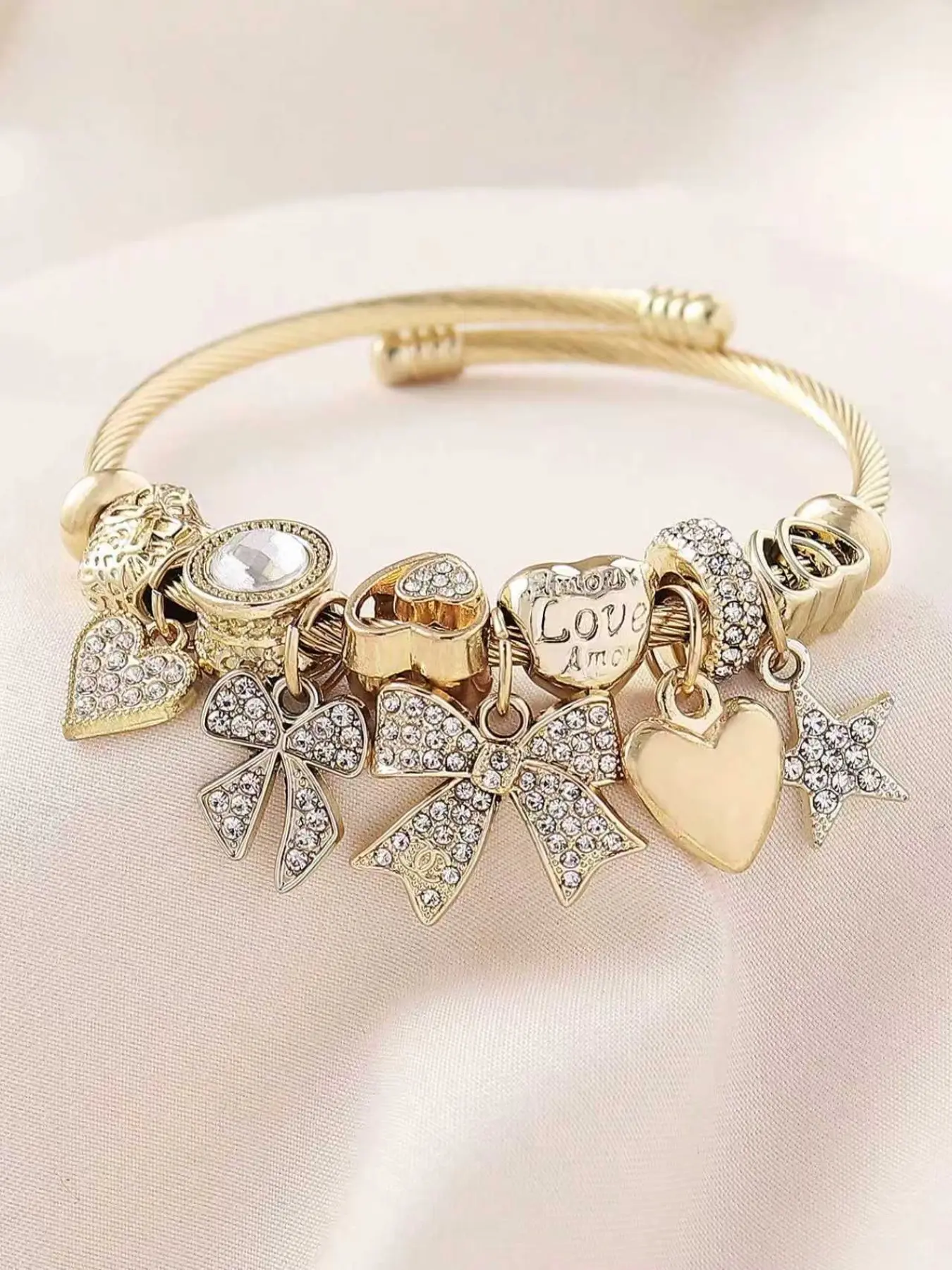 1pc Elegant Luxury Handmade Pearl, Crystal, Bow, Star Pendant Stainless Steel Charm Bangle Bracelet, Versatile Gold Color Cuff Bracelet, Perfect Gift For Women For Party, Banquet, Gathering, Ball, Bar, Nightclub, Birthday, Vacation, Casual, Shopping