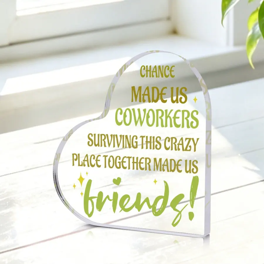 1pc "Chance Made Us Coworkers" Heart-Shaped Acrylic Desk Decor Plaque, Green Font Design, Office Gift for Colleagues and Friends, Retirement Gift, Resignation Thank You Gift, Team Thank You Gift, For Office Decor, Desktop Decor, Home Decor, Room Decor