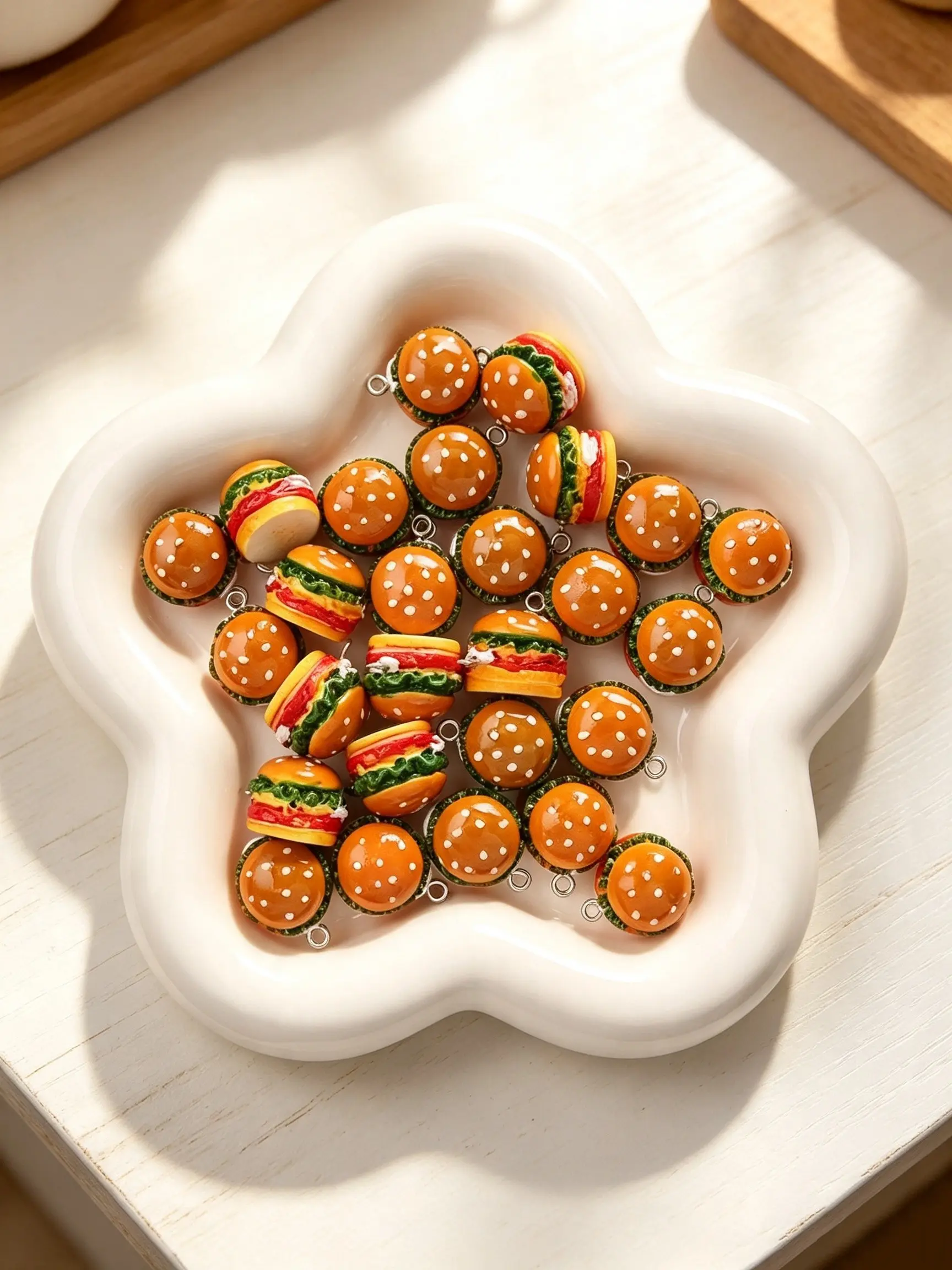 10pcs Cute 3D Mini Hamburger Resin Charms, DIY Jewelry Making Pendants, Earring Necklace Bracelet Keychain Accessories, Simulation Food Pendant