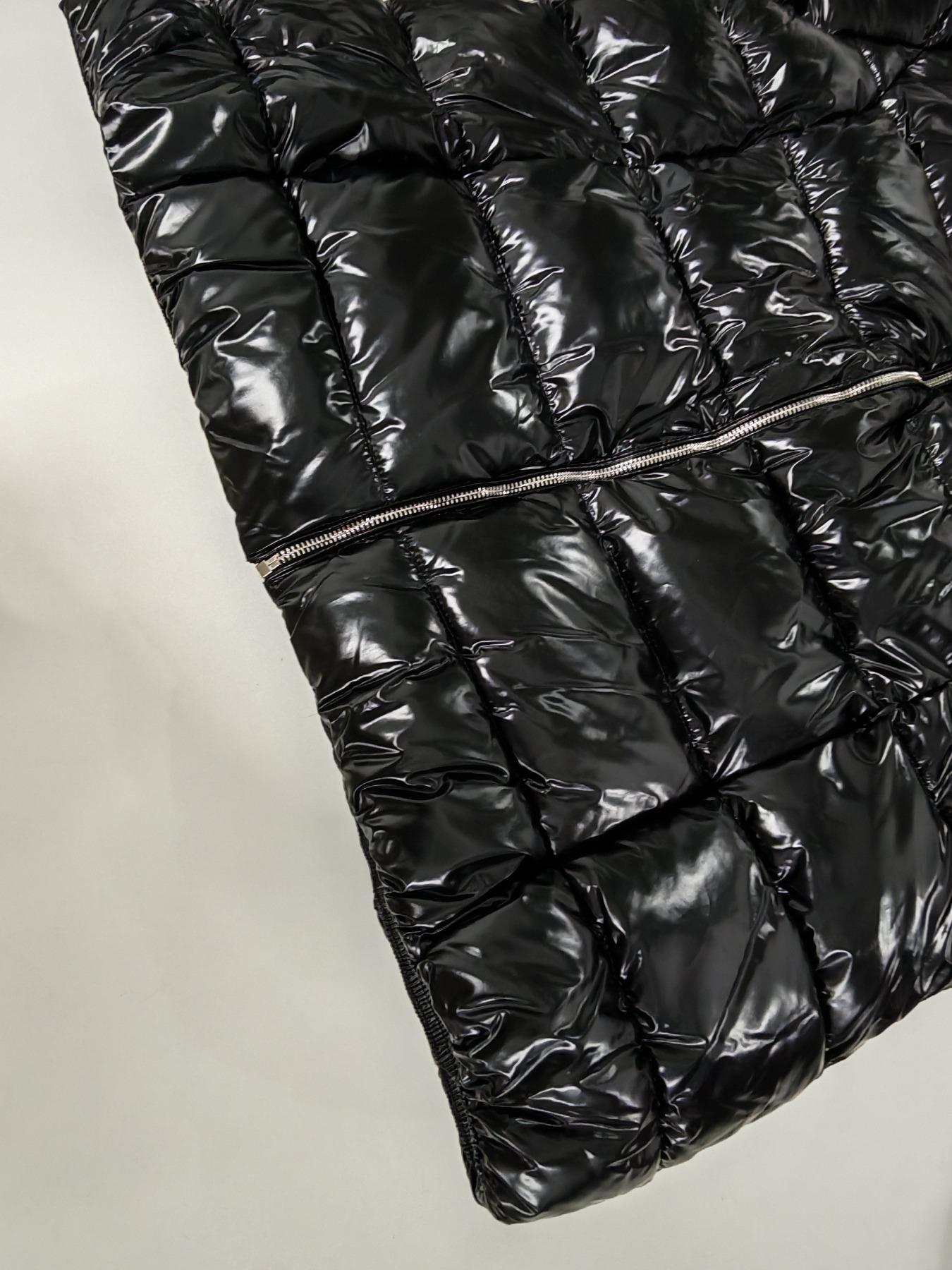 Women's Plus Size Hooded Puffer Jacket, Warm Street Style Fitted Coat with Faux Fur Collar, Hidden Zipper, Pockets, Fall & Winter Fashion