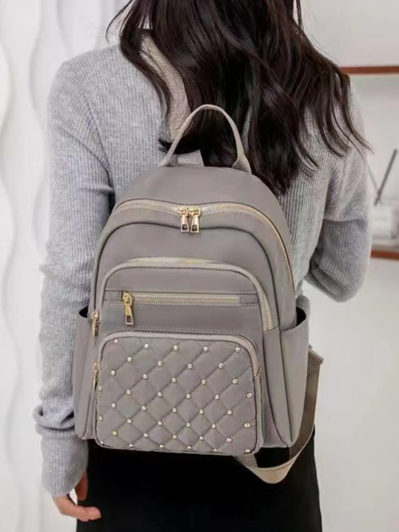 Backpack, solid color diamond pattern, stitched with rivet design, fashionable women's backpack, Commuter Backpack, water-resistant, large capacity, minimalist women's backpack, suitable for commuting, work, and school