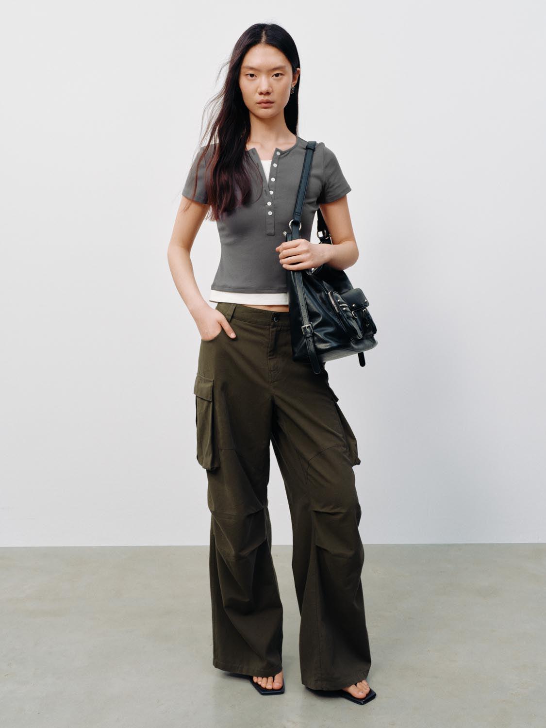 URBAN REVIVO 2026 Summer Women's Casual Color Block Henley Neck Fake Two-Piece Slim Fit T-Shirt UYY460131