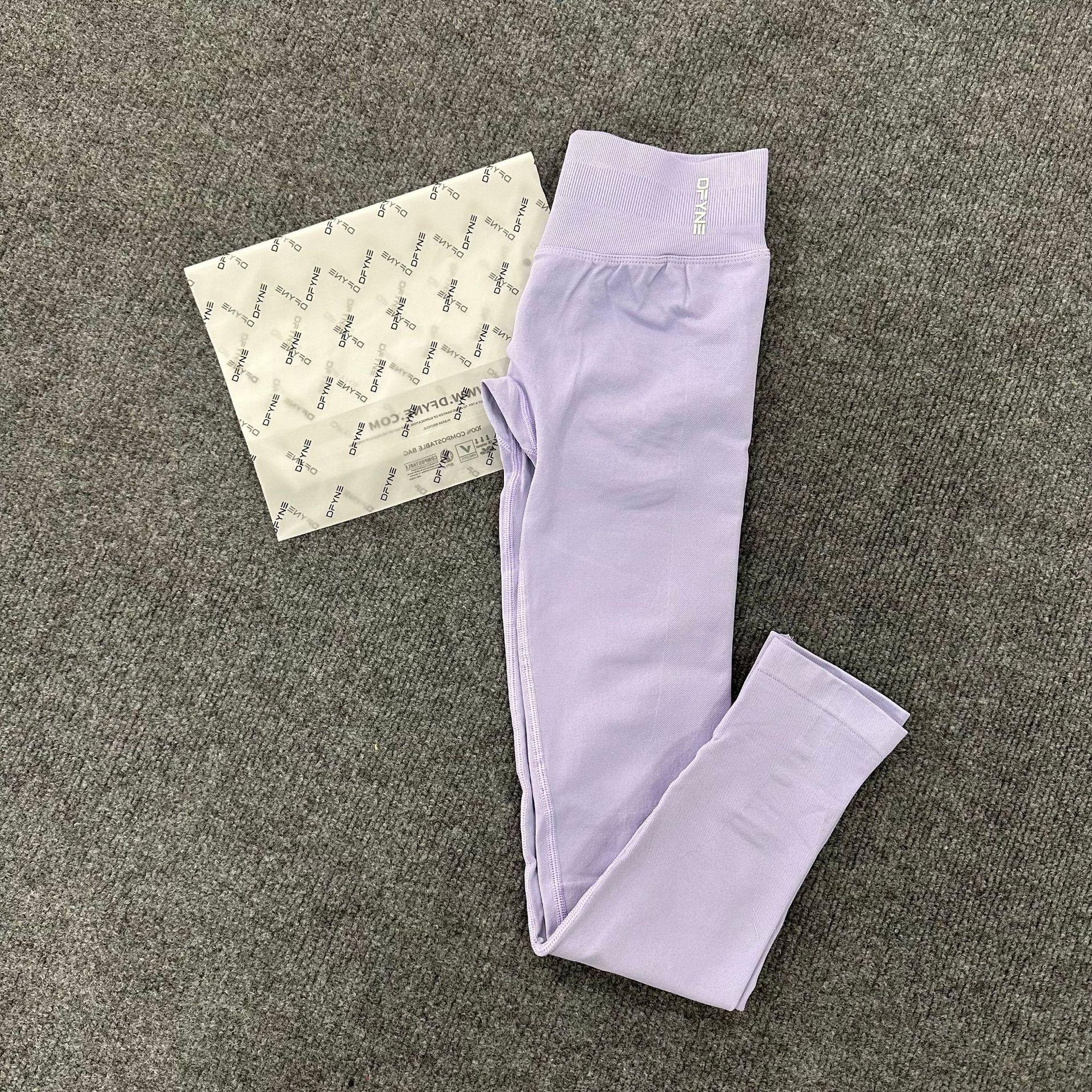 DFYNE's best-selling high-waisted, hip-lifting yoga pants, quick-drying running and training leggings, and bare-skin feel sports leggings are essential for spring and summer.