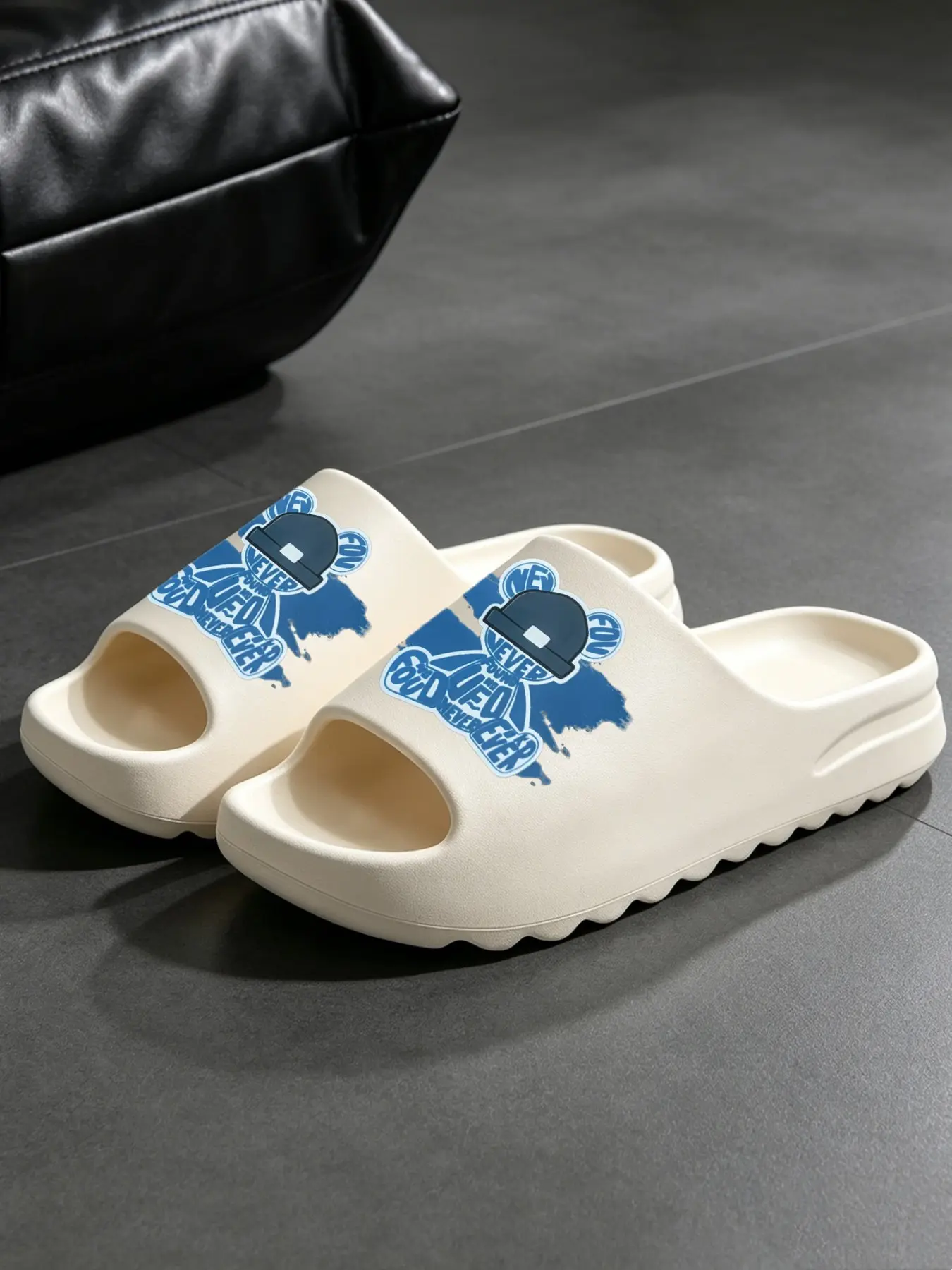 Men Graffiti Bear Print Thick Platform Non-Slip Eva Slide Slippers, Indoor Outdoor Shower Sandals, Runs Small, Size Up One Size, Slip Resistant Slides