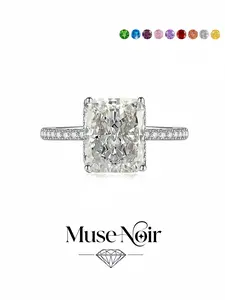 Star Radiance Vow Ring is set with brilliant shiny square ice-cut white high-carbon stones. Elegant with light-luxury texture, it’s a sweet dating gift fit for daily looks and summer vacation trips.